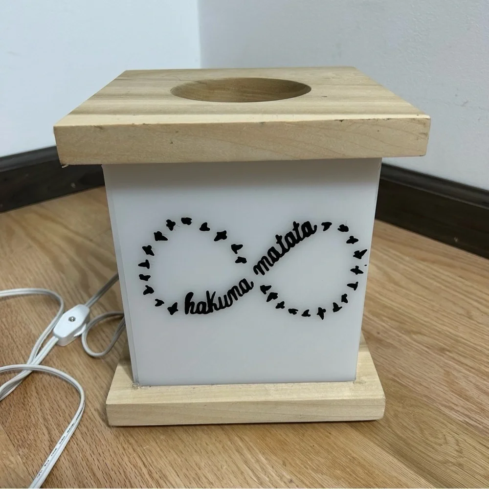 Hakuna Matata Lantern Light Electric Plug In Lion King White Disney